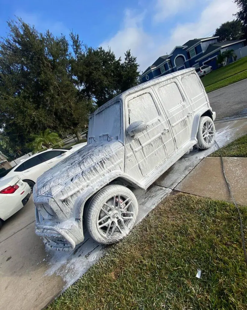 mercedez benz g wagon in spray foam wash